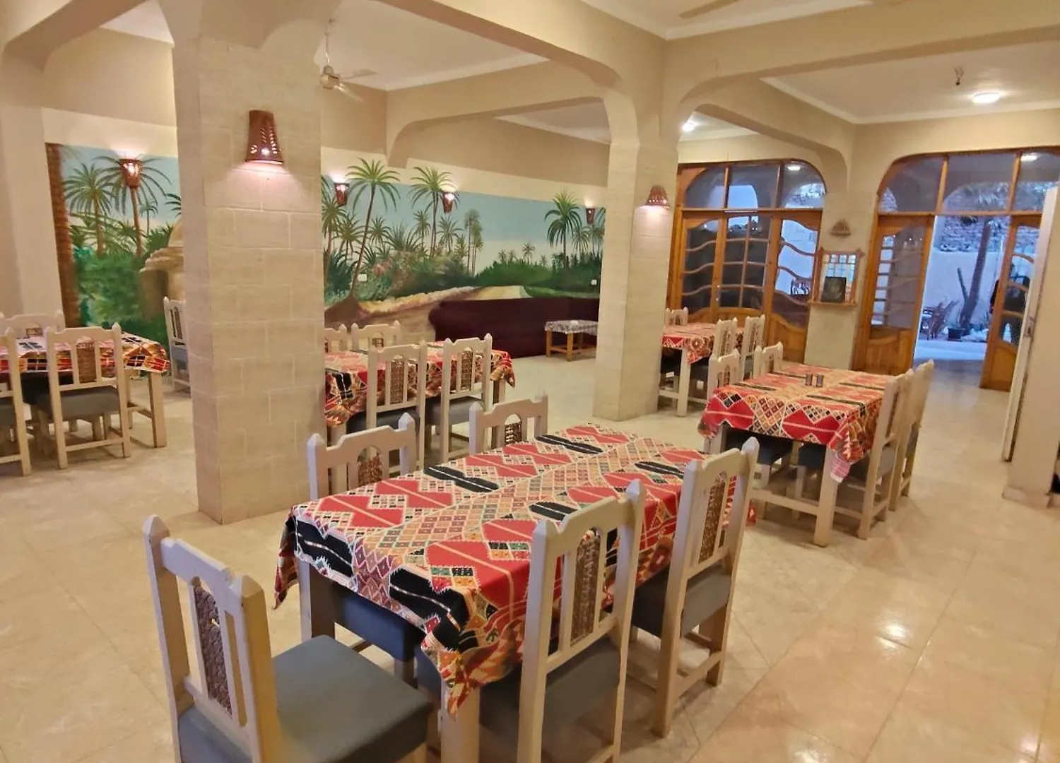 Kr Hotel Luksor 0*,