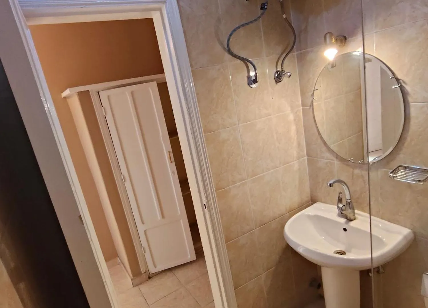 Kr Hotel Luksor