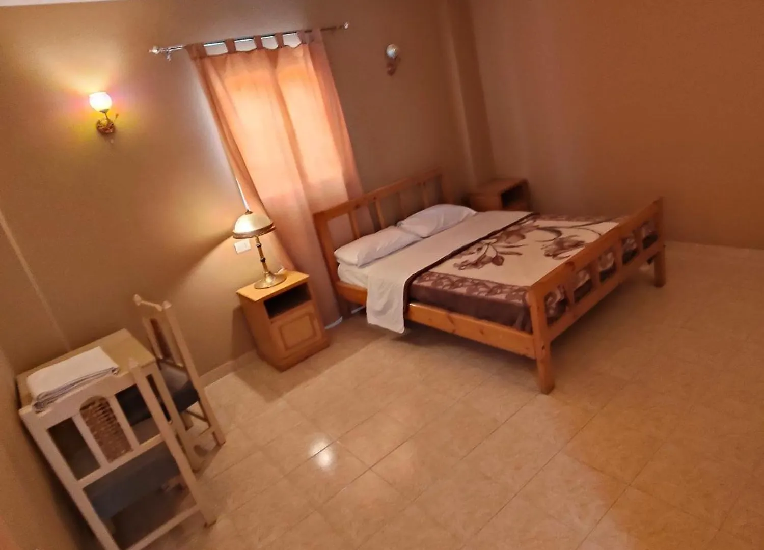 Kr Hotel Luksor