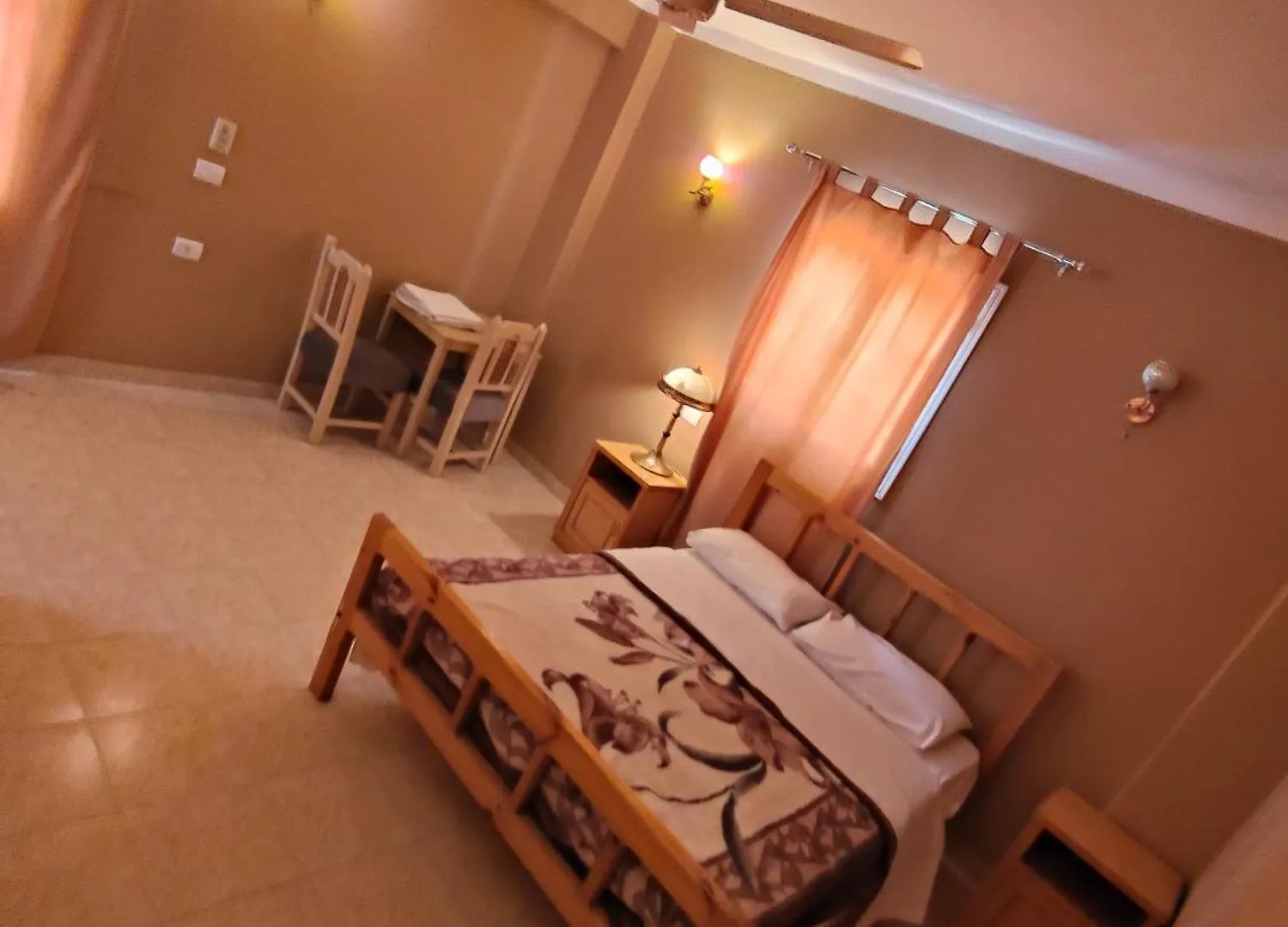 Kr Hotel Luksor
