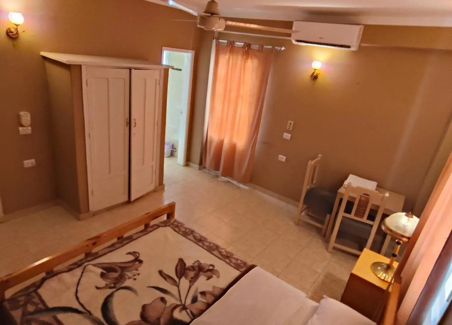 Kr Hotel Luksor